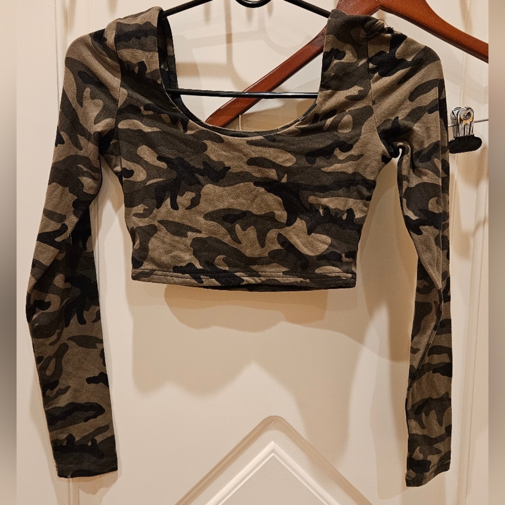 Crop top